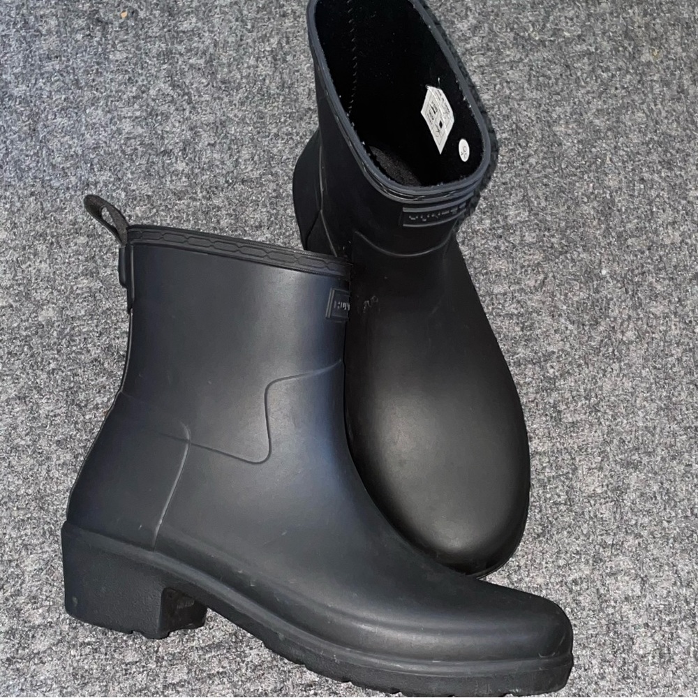 Hunter: Black Rainboots